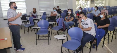 Capacitación para acompañamiento reciben familiares de estudiantes con discapacidad visual