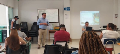 40 colaboradores de la Alcaldía fueron capacitados en la gestión de residuos sólidos