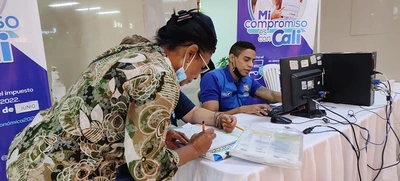 Contribuyentes agradecen la presencia de Hacienda en los centros comerciales