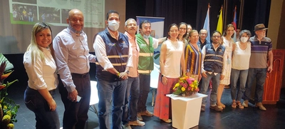 Firma del pacto por los Bosques Urbanos de Cali 