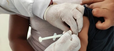 Vacunación, clave para evitar complicaciones en menores de cinco años por infecciones respiratorias