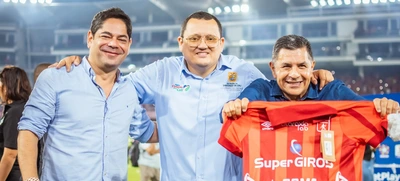Técnico campeón y goleadora del América de Cali agradecieron apoyo de la Alcaldía