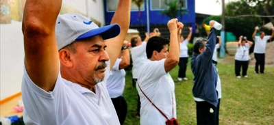 En comedores comunitarios, los adultos mayores reciben asistencia integral