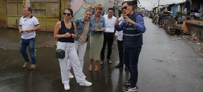 Representantes de la Agencia Francesa de Desarrollo visitaron la galería Santa Elena