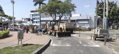 Rehabilitan vías de acceso a escenarios deportivos con el grupo operativo de Infraestructura