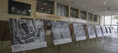 Exposición fotográfica da la bienvenida en la Cumbre de Alcaldesas y Alcaldes del Pacífico