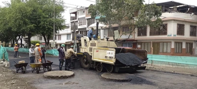 Avanzan intervenciones viales en la comuna 8 con ‘Obras de Corazón’