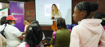 ‘Calinteligente’ socializa con habitantes de la comuna 6 el nuevo Laboratorio de Innovación Digital de Paso del Comercio