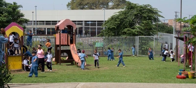 300 kits con material pedagógico recibieron ocho Unidades de Transformación Social