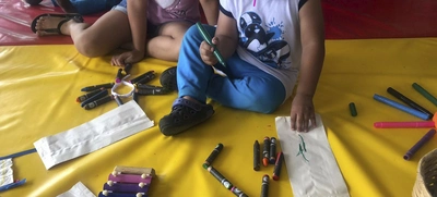 Padres y madres de familia: inscriban a los niños y niñas en las Unidades de Transformación de la Comuna 20. Hay cupos