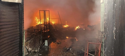 Incendio en plaza de mercado de Siloé fue controlado y confinado.