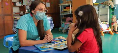 Nueva docente inició apoyo pedagógico en Aula Hospitalaria del HUV