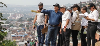 Alcalde encabezó recorrido interinstitucional para iniciar un ‘plan maestro de hidrología’ en la comuna 20
