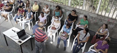 Mujeres reciben curso de Prácticas para la Buena Crianza