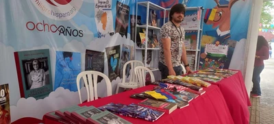 Colombianos que viven en Estados Unidos dejan leer sus cuitas desde la ‘Feria Internacional del Libro’