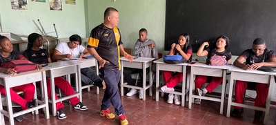 Estudiantes del Inem le apuestan al Fútbol en Paz