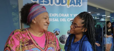 Con ‘Taller de Amasijos’, beneficiarios de ‘Todas y Todos a Estudiar’ se apropian de la gastronomía caleña