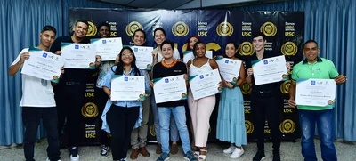 Más de 500 habitantes de las comunas 1,15,16 y 19 se graduaron de los diplomados TIC de la Alcaldía de Cali