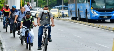 Segundo ‘día sin carro y sin moto’ inició con ciclopaseo desde el parque de Las Banderas hasta la Plazoleta Jairo Varela