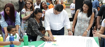 Semana Distrital por la Primera Infancia comenzó con la firma de un pacto de niñas y niños con la Alcaldía de Cali