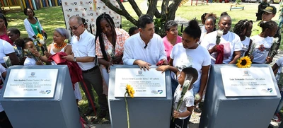 Se develaron los monumentos en honor a los jóvenes asesinados en Llano Verde