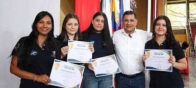 Cerca de 2000 becarios de Todas y Todos a Estudiar culminaron su nivelación académica