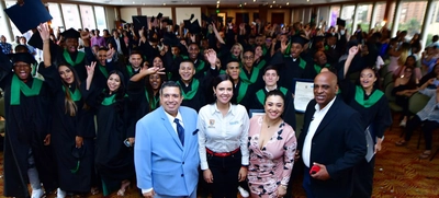 Becarios cumplen el sueño de certificarse como técnicos laborales gracias a Todas y Todos a Estudiar