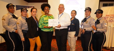 Clausura de la Escuela Empresarial Tejiendo Camino por la Equidad