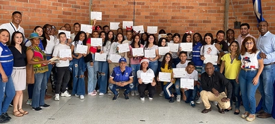 Estudiantes de La Presentación recibieron reconocimiento simbólico como gestores de paz