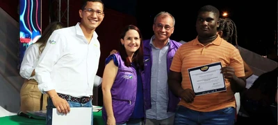 Jóvenes de Talentos una Oportunidad recibieron certificación de estudios y apoyo para emprendimientos