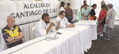Pacto de Gobernanza con comerciantes de la plaza de mercado de Siloé