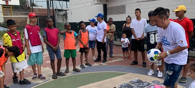 Niños y niñas de la comuna 20 pasan su tiempo libre lejos de la violencia, gracias al arte y el deporte