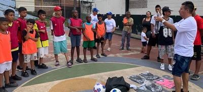 Niños y niñas de la comuna 20 pasan su tiempo libre lejos de la violencia, gracias al arte y el deporte