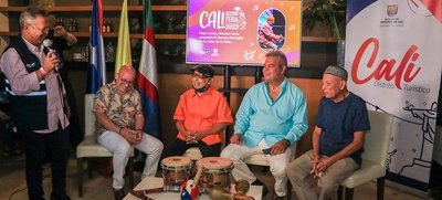 Con estrofas como “En el veintitrés, de la ciento diez” prendió la fiesta La Sonora Ponceña en la Casa de la Feria