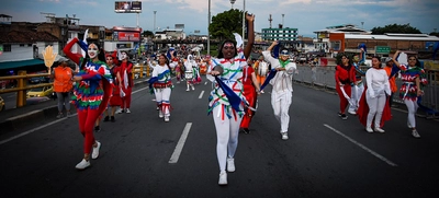 Gran participación de los Promotores de Convivencia Vial en el tradicional desfile del ‘Cali Viejo’