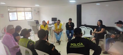 Comunidad del área de renovación urbana propone acciones para mejorar la seguridad de su sector