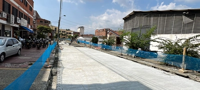 En los alrededores de la Galería Alameda se renuevan vías en concreto rígido