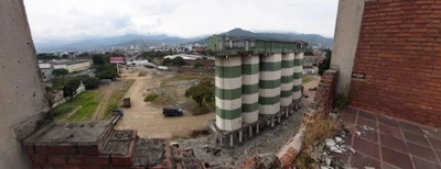 Cierres viales en la carrera 8 entre calles 26 y 34 por demolición de antigua planta de Bavaria.