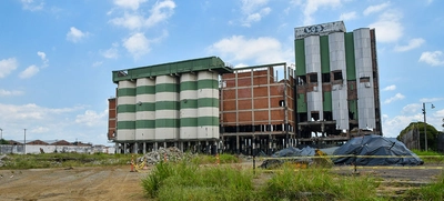 Implosión de antigua planta de Bavaria da paso a la transformación del centro de Cali