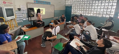 Aprendiendo sobre huertas urbanas, en el barrio Obrero los estudiantes fortalecen sus iniciativas
