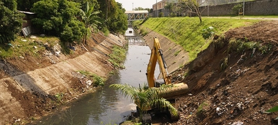 300 toneladas de residuos se han retirado del Canal Oriental de aguas lluvias