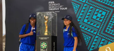 Imperdible la foto con el trofeo de la Copa Mundial Femenina en Cali