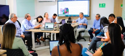 Se estudian estrategias para vincular a los productores rurales al proyecto comercial en Ciudad Paraíso.