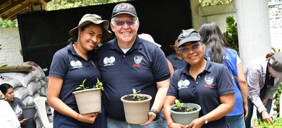 Gestores se capacitan en la creación de huertas urbanas que integrarán los comedores comunitarios de Cali