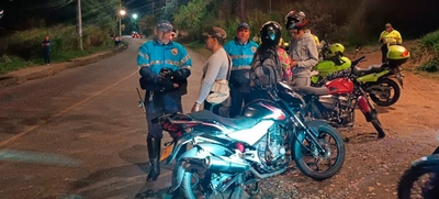 Movilidad realiza operativo a 'piques ilegales' en el kilómetro 18 de la vía al mar