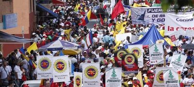Secretaría de Seguridad destaca comportamiento de marchantes en el Día Internacional del Trabajo
