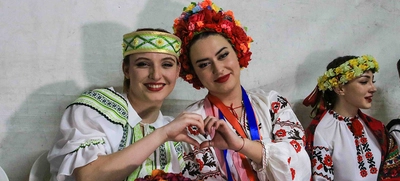 En su primera presentación Ucrania puso a bailar al público en el Bulevar del Río