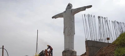 Cristo Rey vuelve a lucir su velo blanco sin estructura metálica