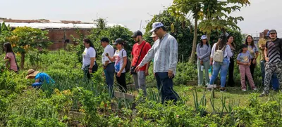 Huertas comunitarias recibieron visita ‘en familia’ del equipo de Gobierno
