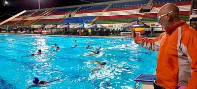 ‘Floro’ brindó sus conocimientos en el campamento internacional de Polo Acuático